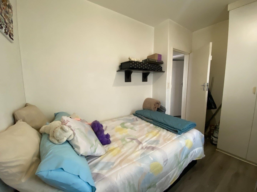 2 Bedroom Property for Sale in Oakglen Western Cape